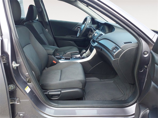 2015 Honda Accord LX photo 11