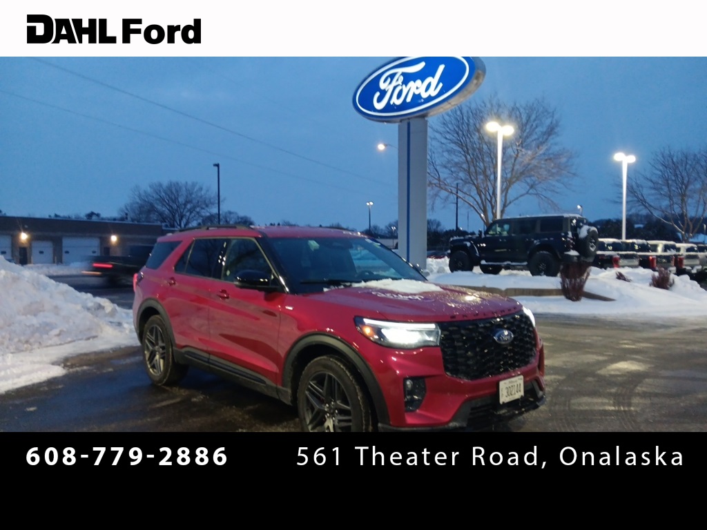 2025 Ford Explorer ST-LINE's photo