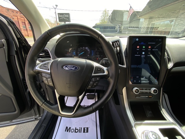 2022 Ford Edge SEL photo 18