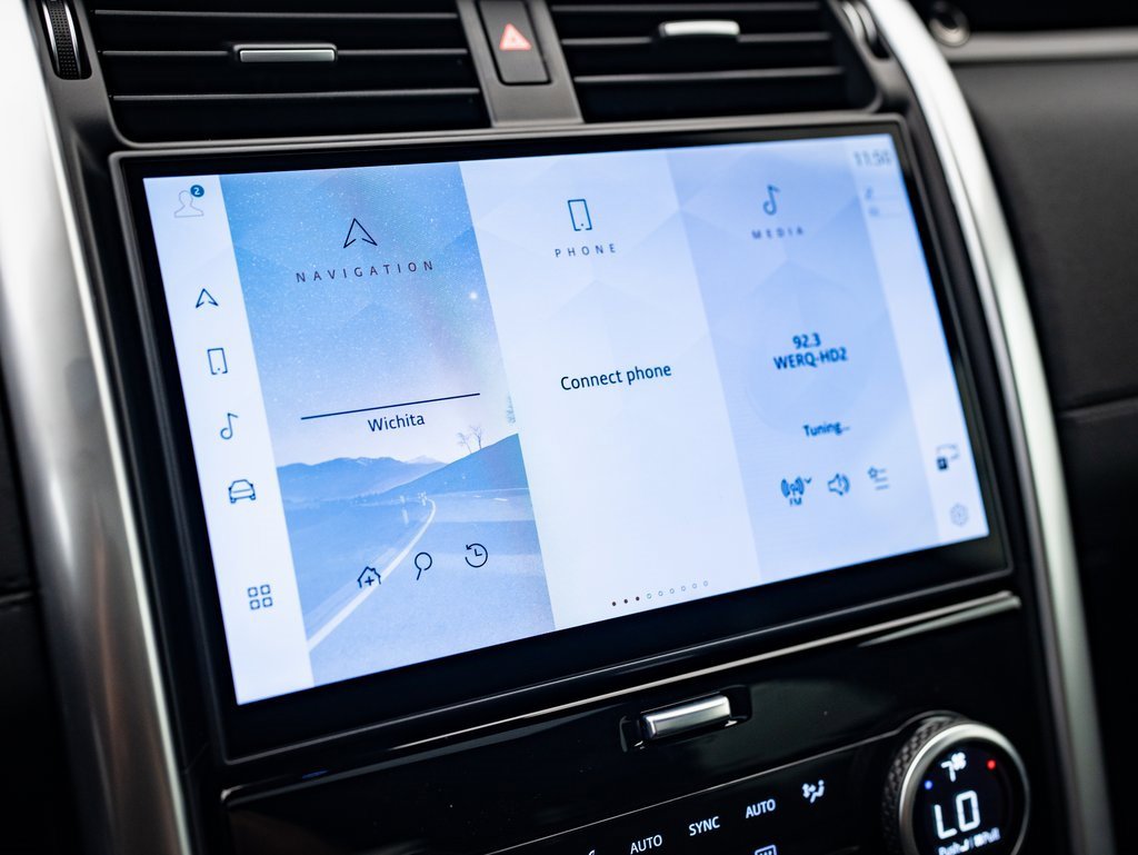 2025 Land Rover Discovery S photo 23