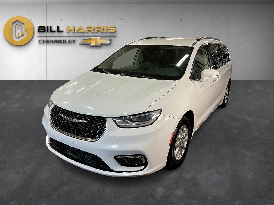 2022 Chrysler Pacifica Touring L's photo