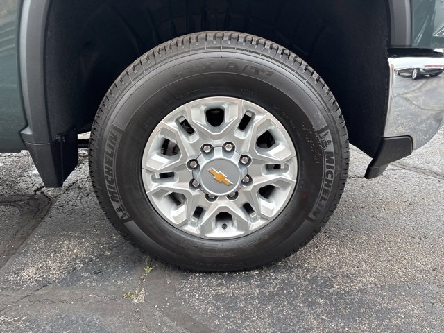 2025 Chevrolet Silverado 3500HD LT photo 11