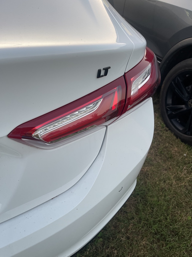 2024 Chevrolet Malibu 1LT photo 3