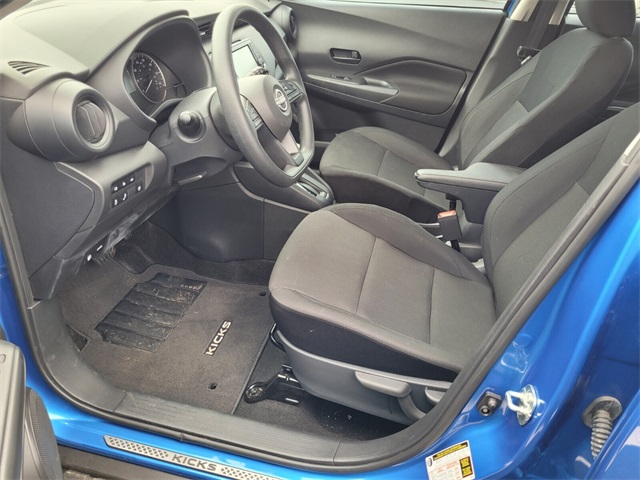2024 Nissan Kicks S photo 2