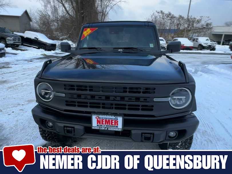 2022 Ford Bronco Black Diamond photo 3