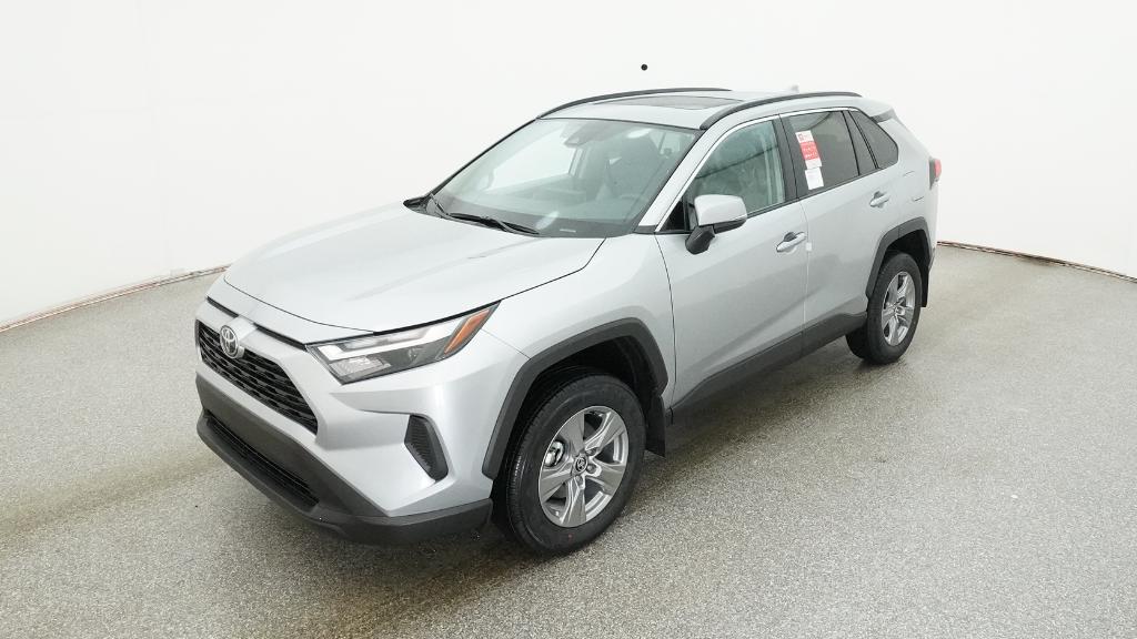 2025 Toyota RAV4 XLE's photo