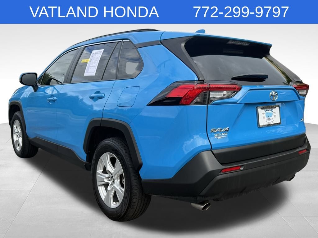 2019 Toyota RAV4 XLE photo 6