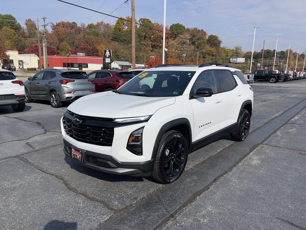 2026 Chevrolet Equinox LT photo 2