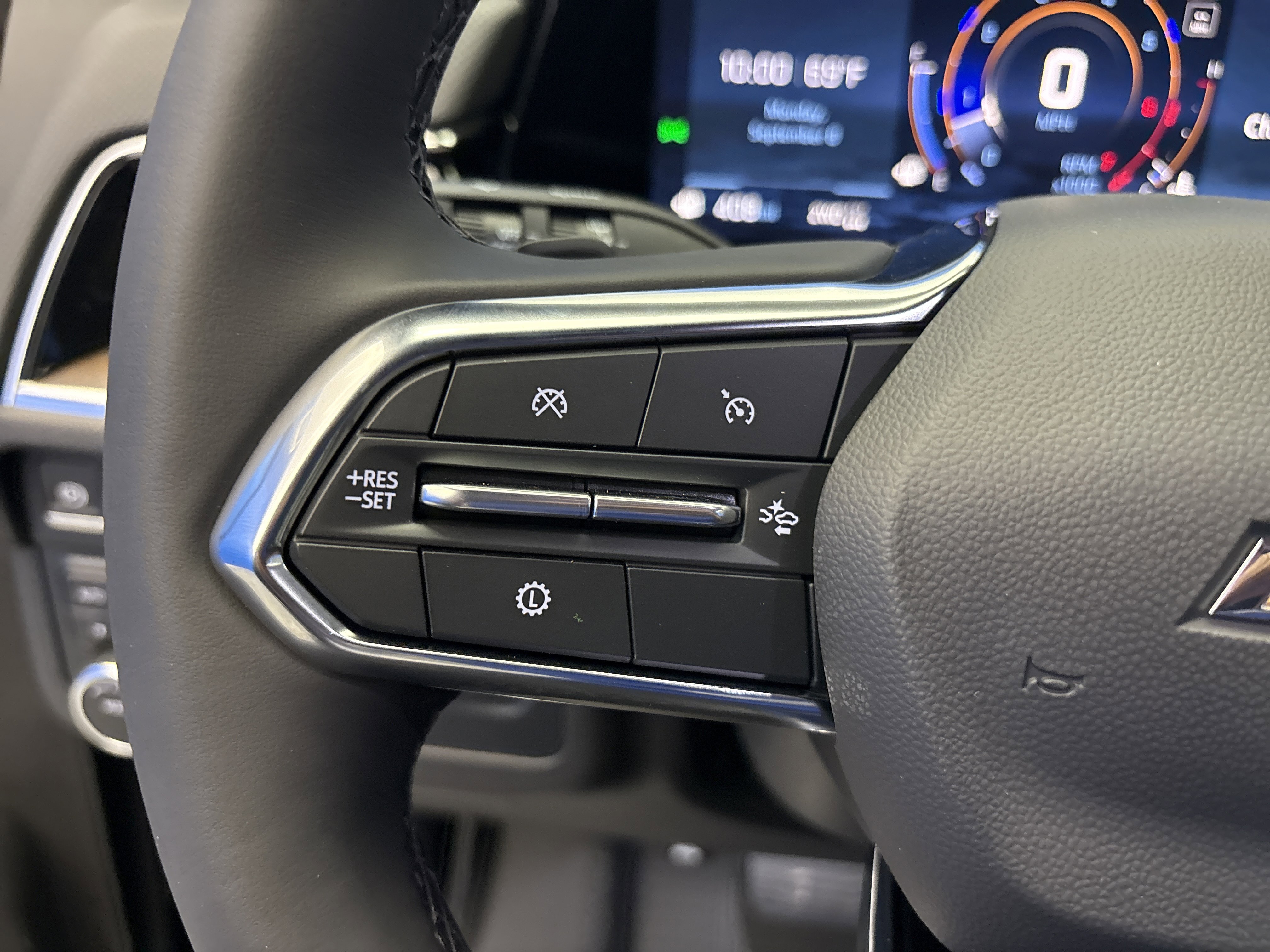 2025 Chevrolet Suburban High Country photo 3