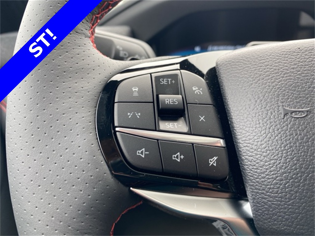 2025 Ford Explorer ST photo 30