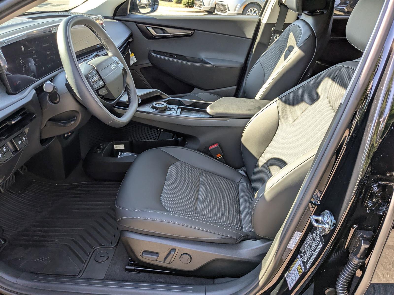 2025 Kia EV6 Light photo 14