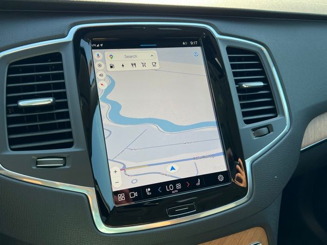 2025 Volvo XC90 T8 Core photo 13
