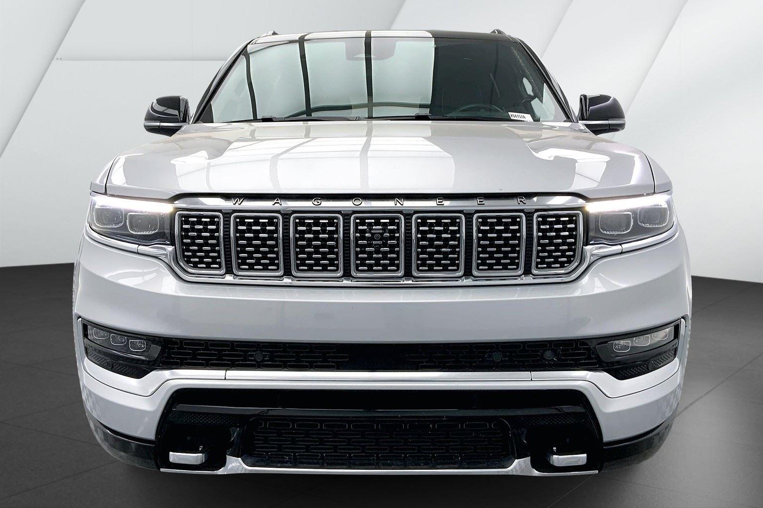 2023 Jeep Wagoneer L Series III photo 2