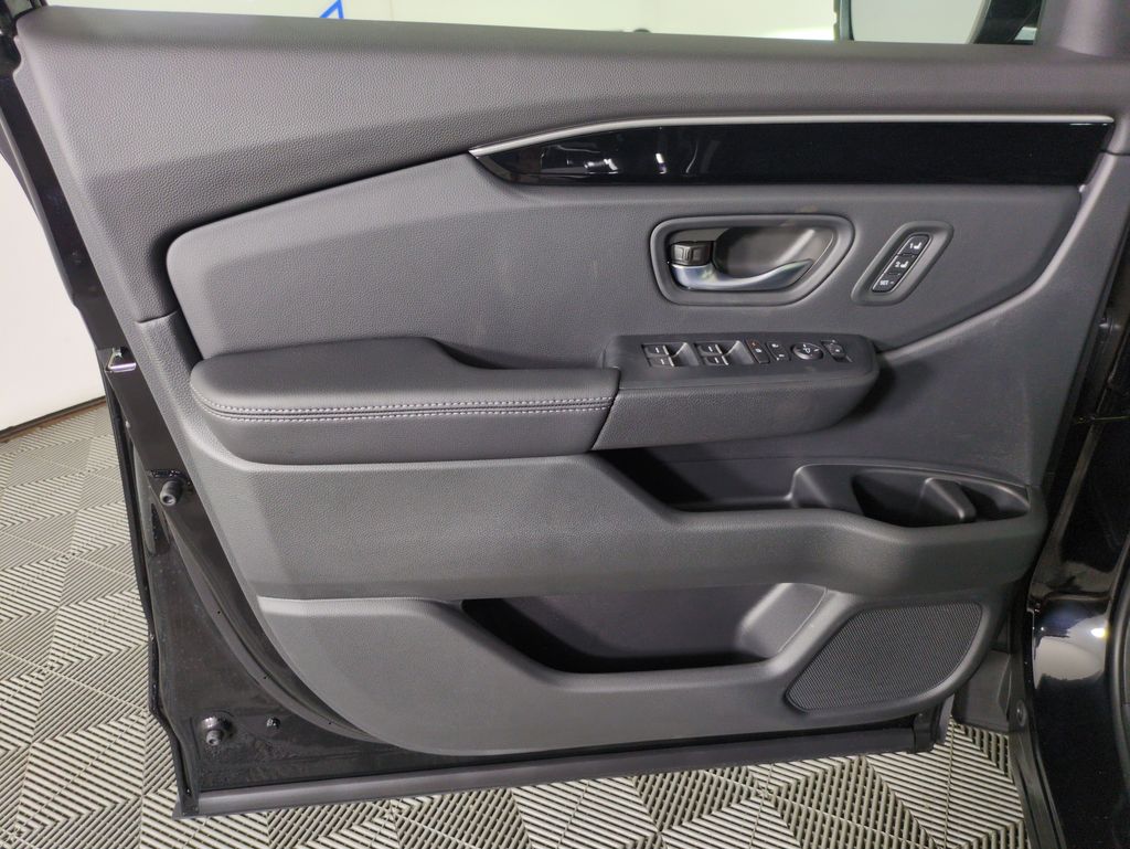 2025 Honda Pilot Touring photo 7