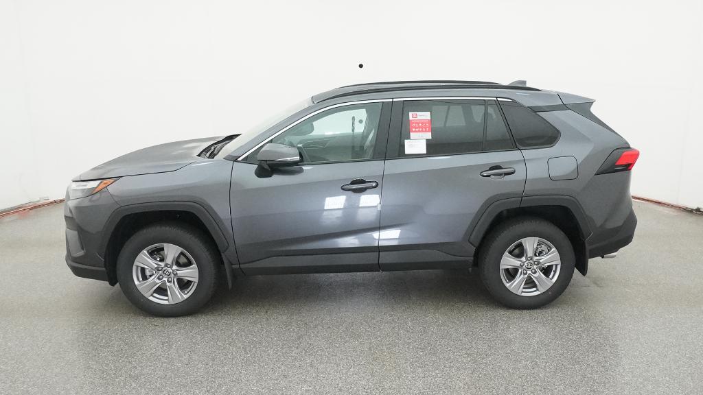 2025 Toyota RAV4 XLE photo 9