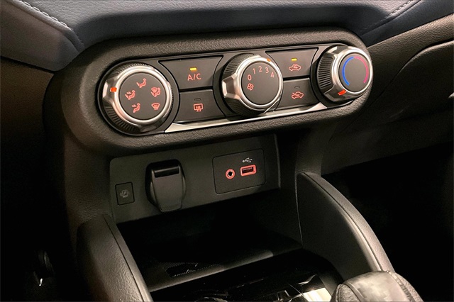 2025 Nissan Versa 1.6 SV photo 24
