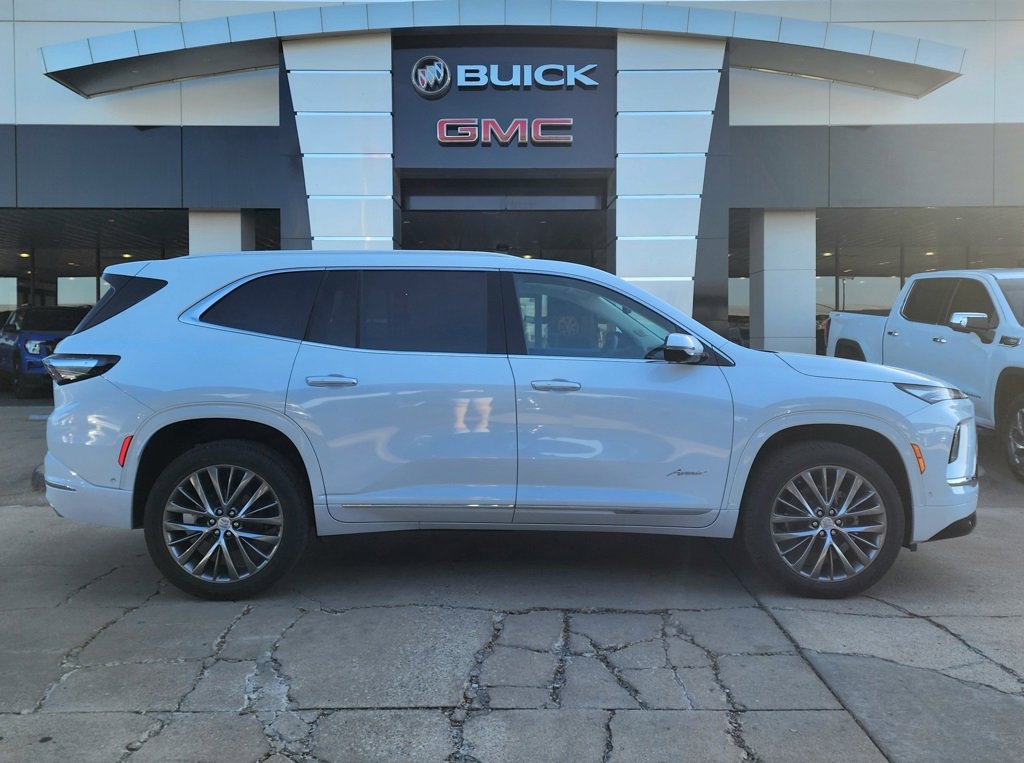 2026 Buick Enclave Avenir photo 3