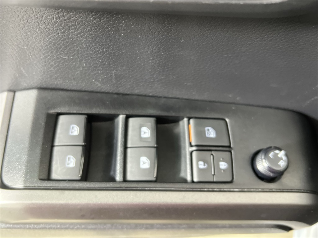 2023 Toyota Tacoma TRD Off-Road photo 13