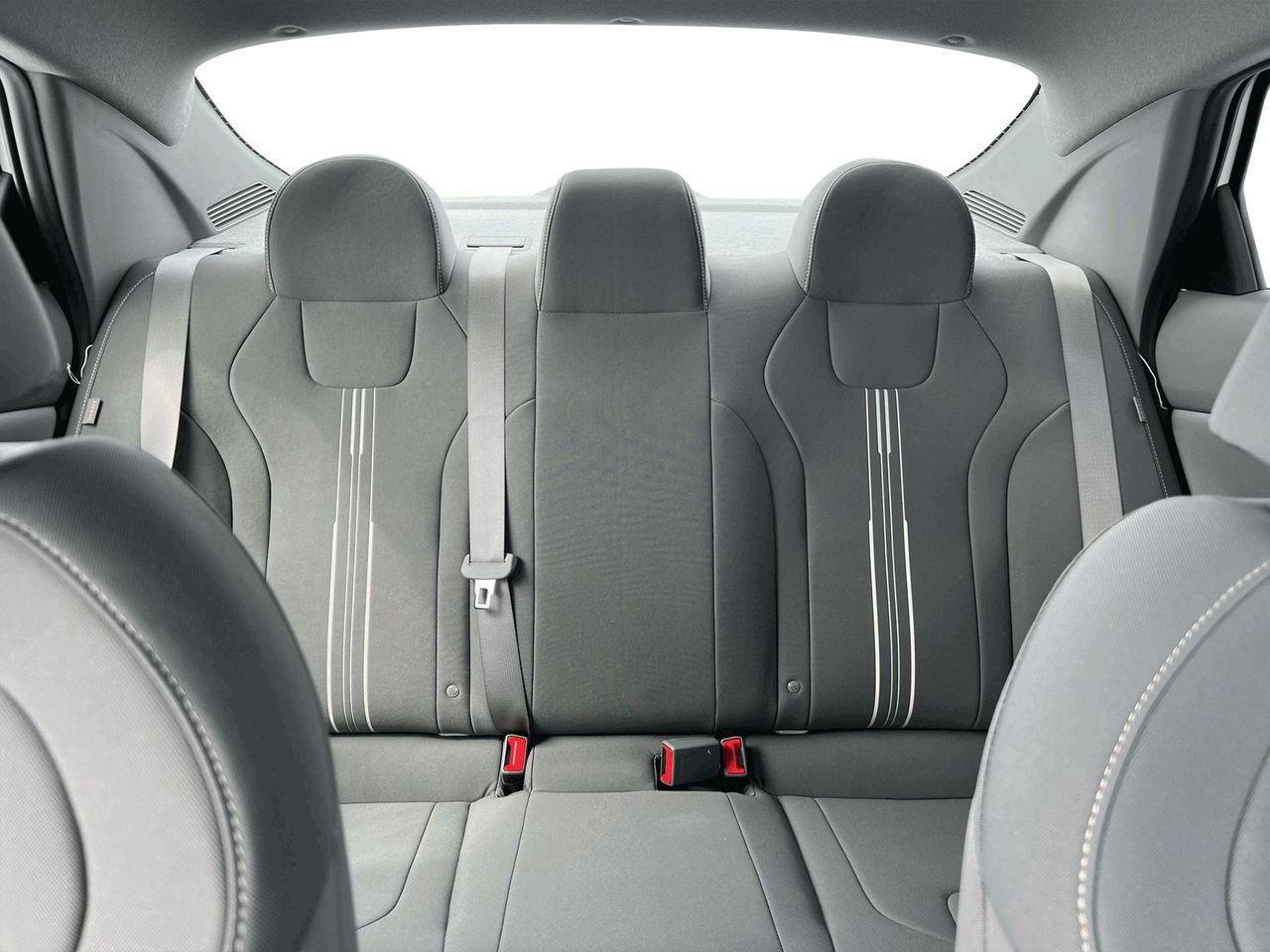 2025 Hyundai Elantra Hybrid Blue photo 16