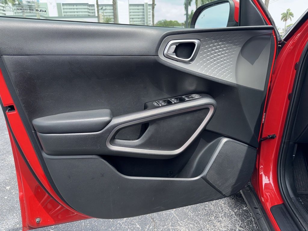 2023 Kia Soul S photo 7