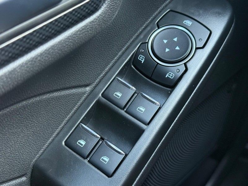 2025 Ford Escape ST-Line photo 15