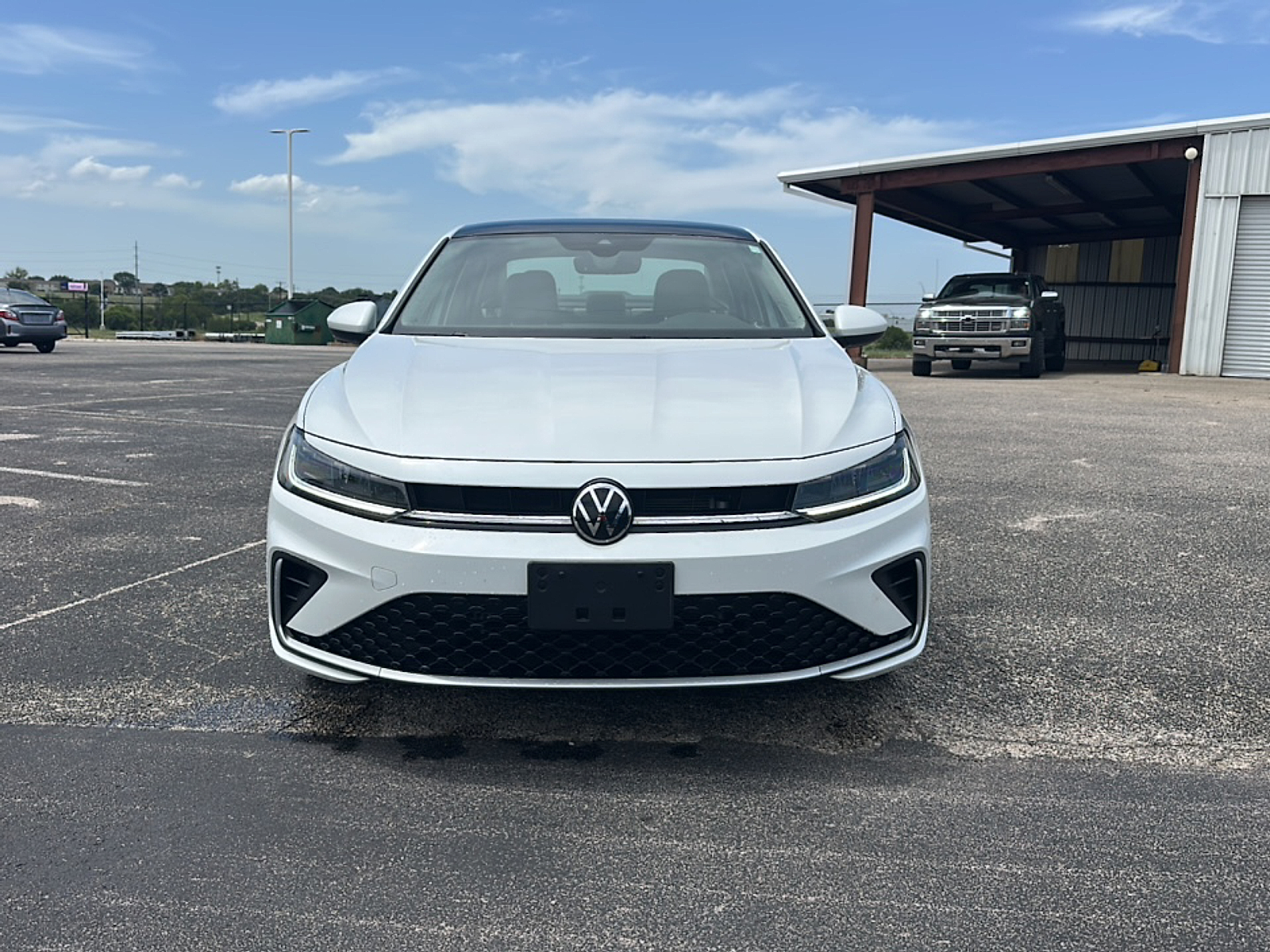 Certified Used 2025 Deep Black Pearl VOLKSWAGEN SE image 3