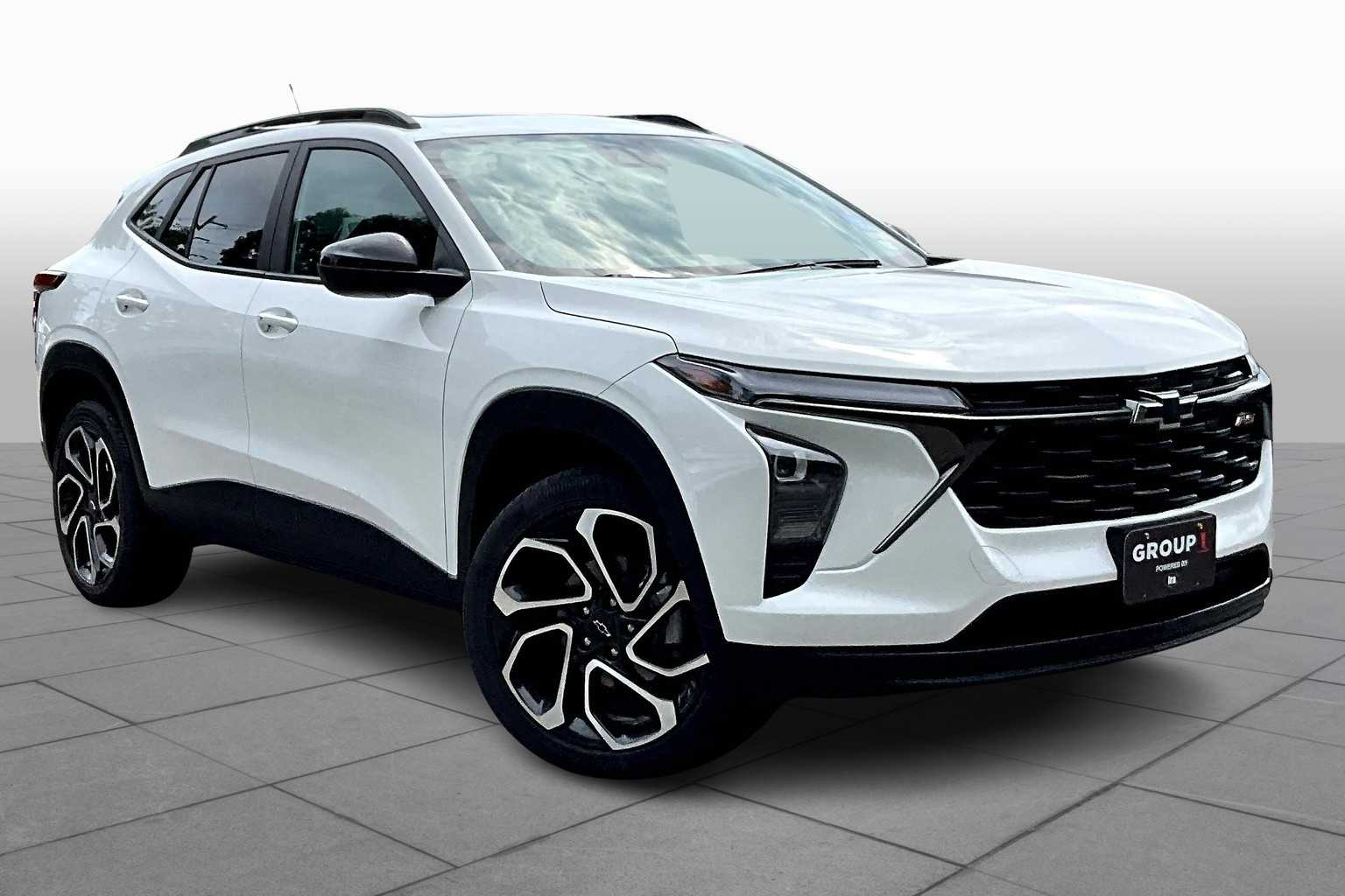 2024 Chevrolet Trax photo 2