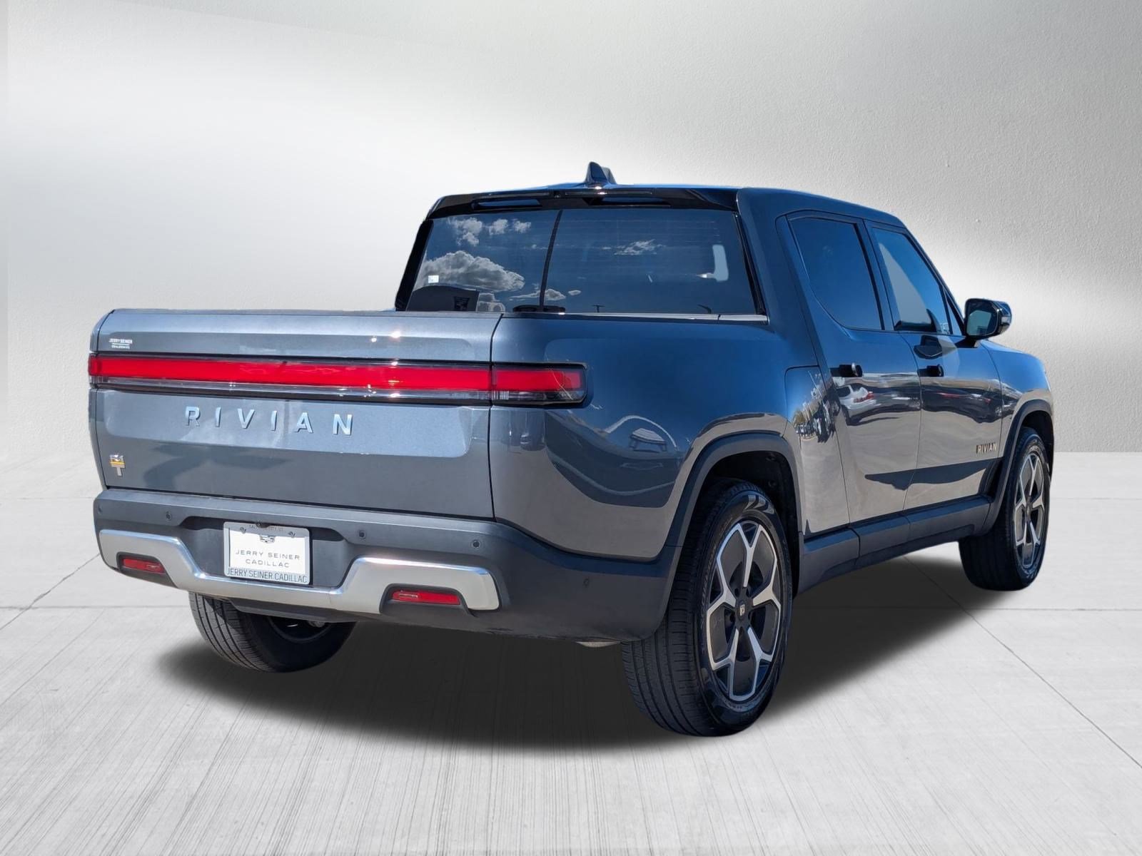 2022 Rivian R1T Adventure photo 4