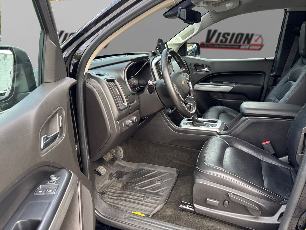 2015 Chevrolet Colorado LT photo 3
