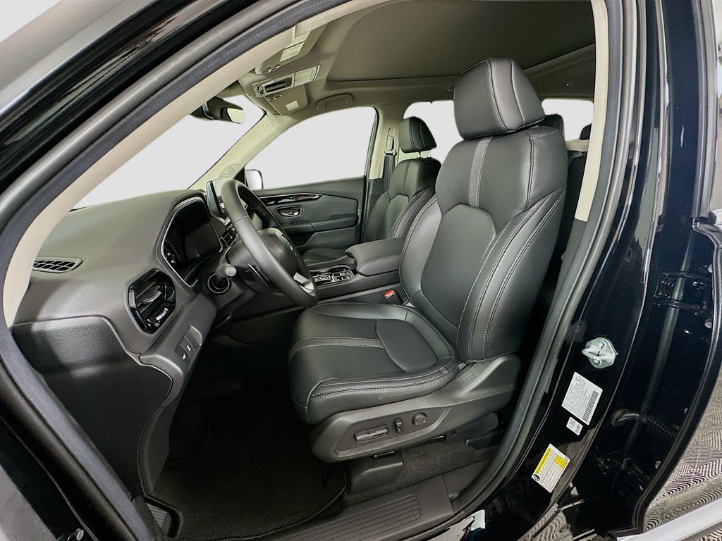 2025 Honda Pilot Touring photo 14