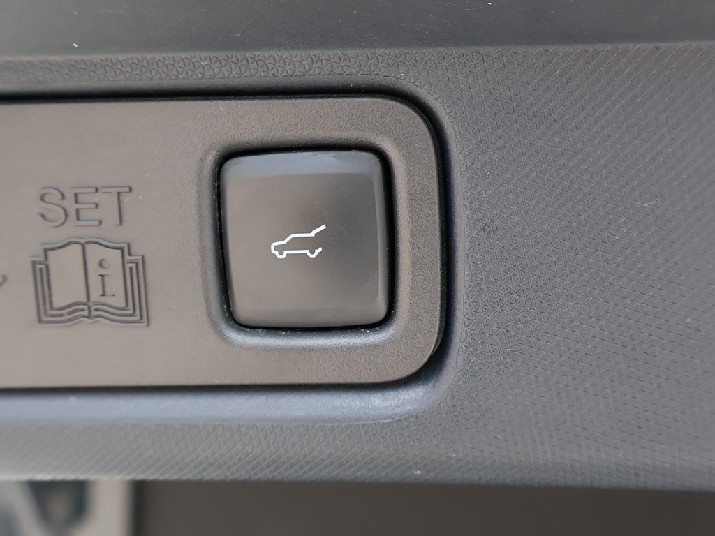 2022 Ford Mustang Mach-E Premium photo 22