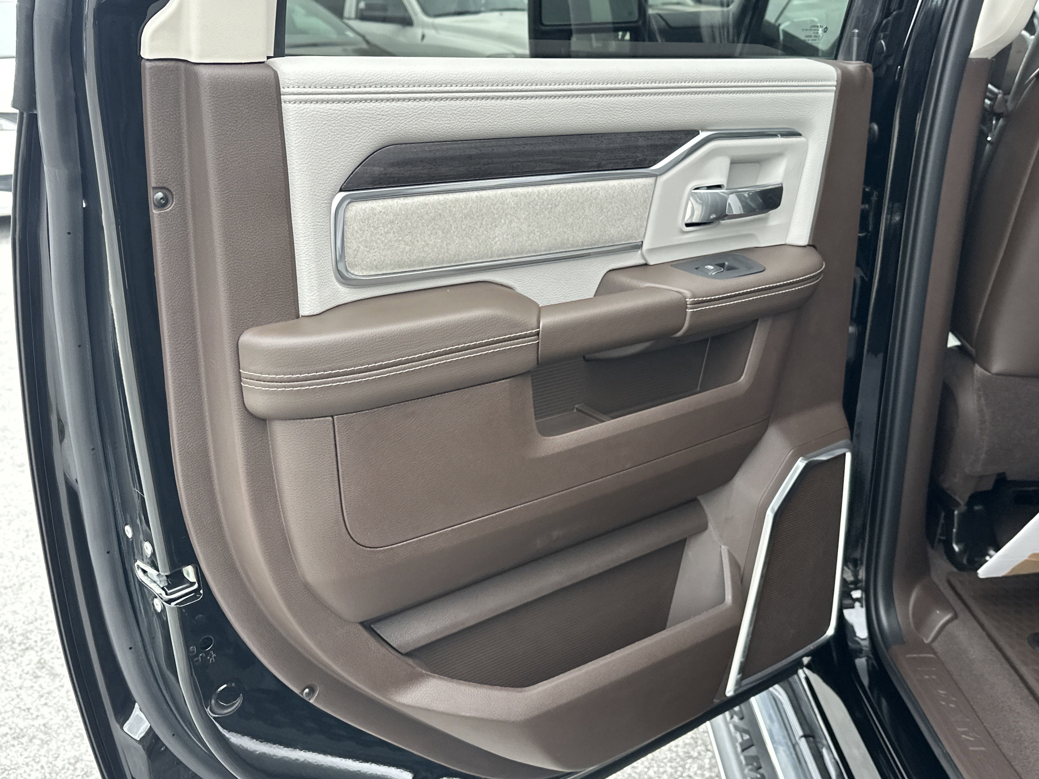 2025 Ram 2500 Laramie photo 5