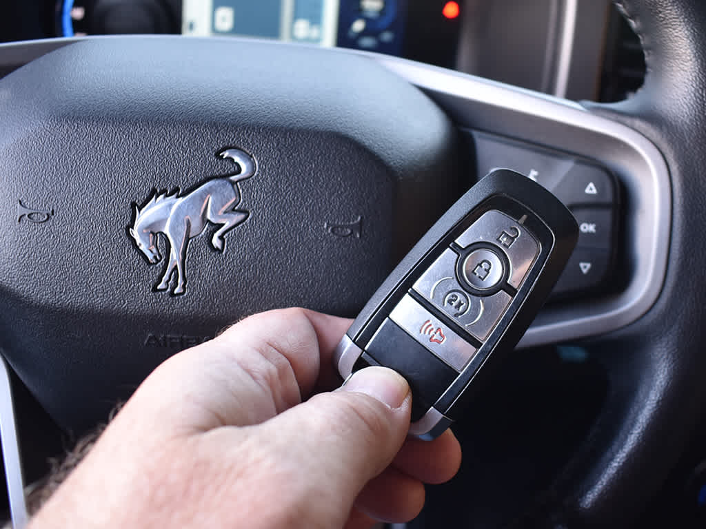 2022 Ford Bronco Outer Banks photo 9