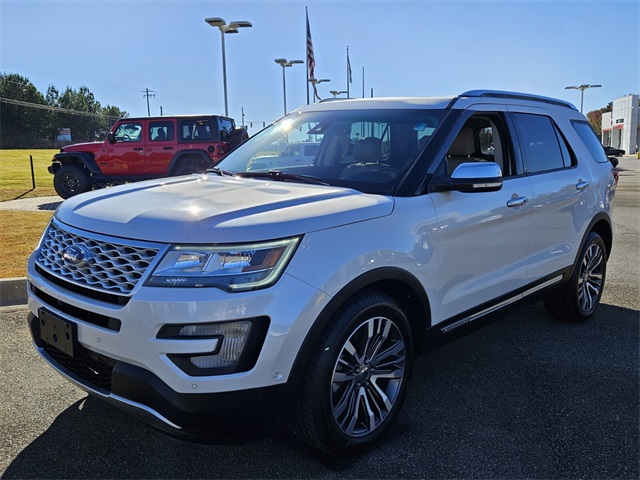 2017 Ford Explorer Platinum photo 2