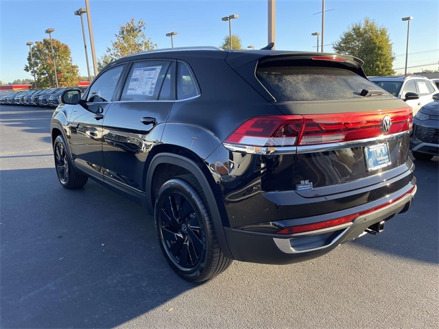 2026 Volkswagen Atlas Cross Sport SE Technology photo 3