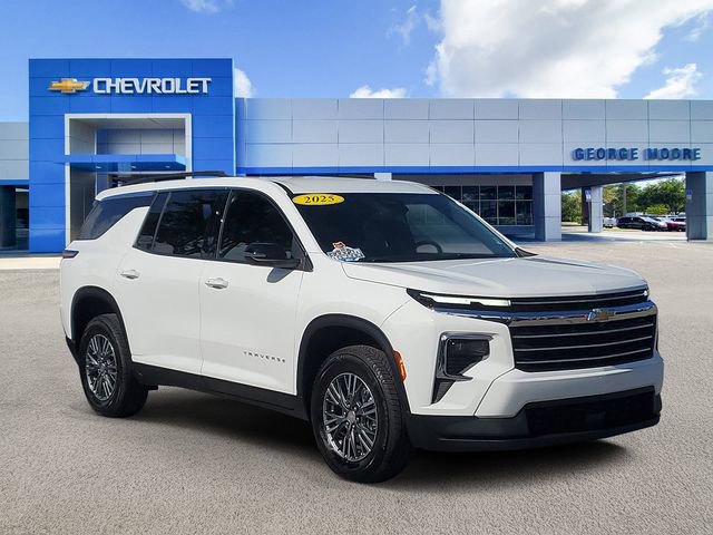 2025 Chevrolet Traverse LT's photo