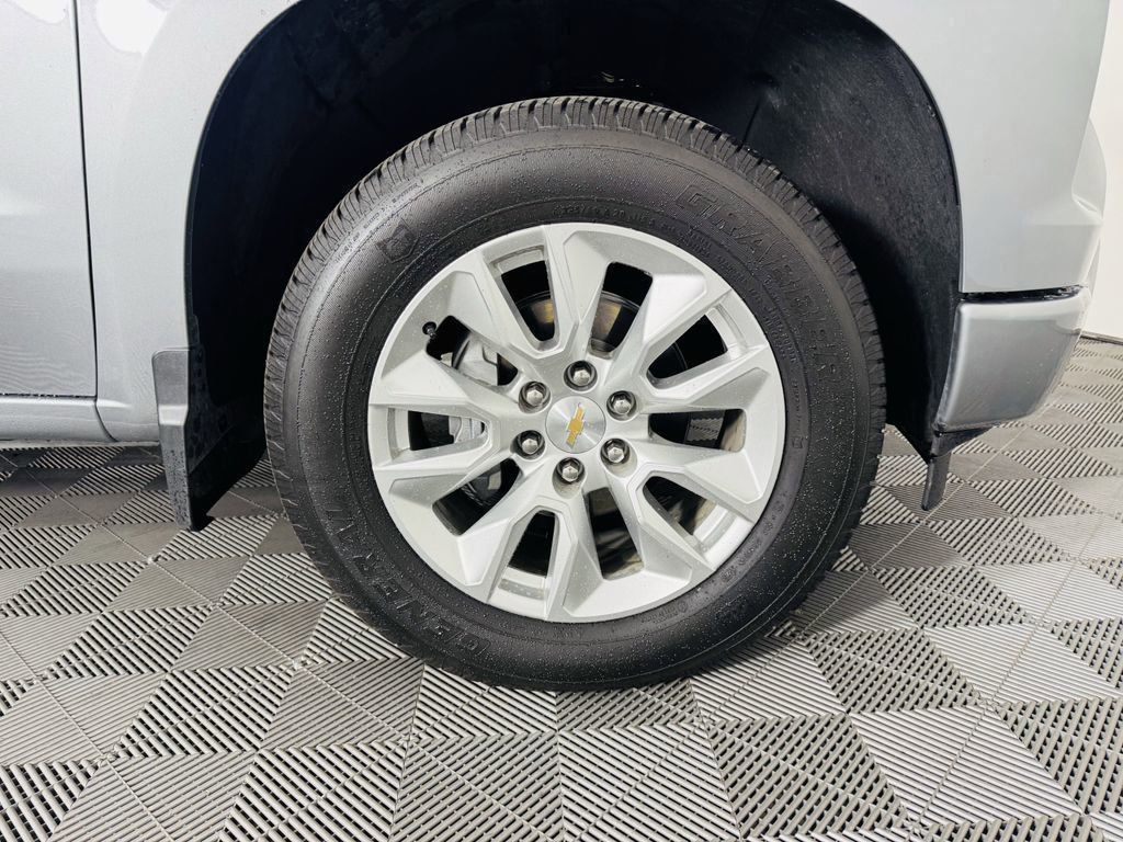 Used 2025 Gray Chevrolet Custom image 27