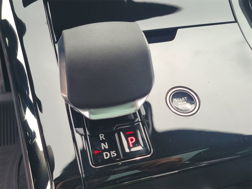 2025 Land Rover Range Rover Sport SE photo 8