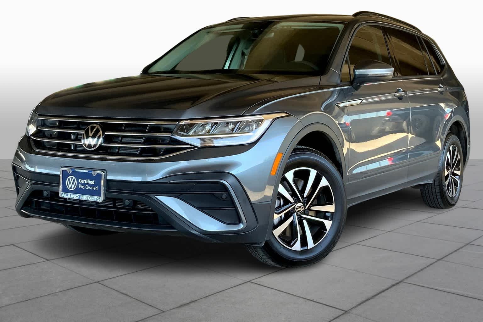 2023 Volkswagen Tiguan S's photo