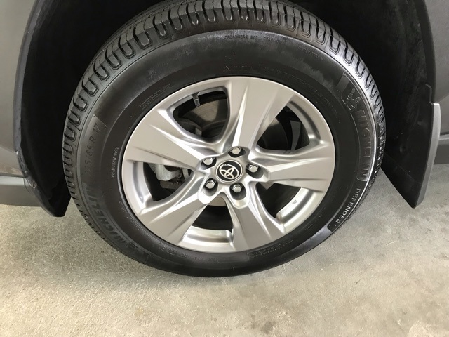 2022 Toyota RAV4 Hybrid XLE photo 10