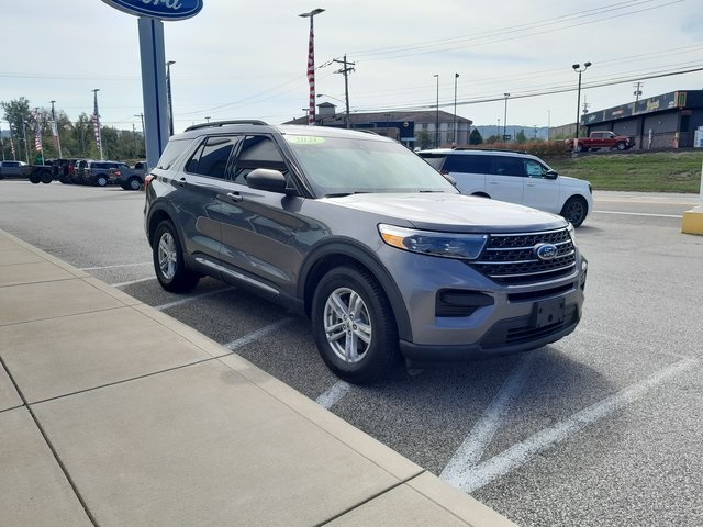 2021 Ford Explorer XLT photo 2