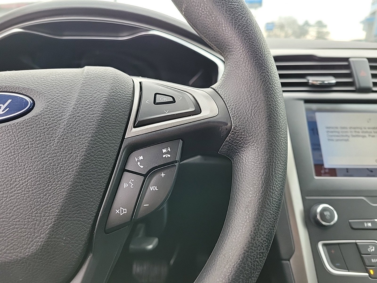 2019 Ford Fusion SE photo 19