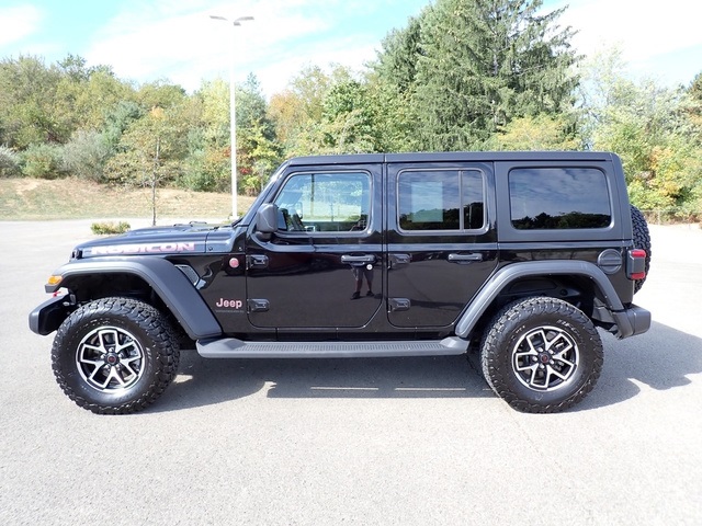 2024 Jeep Wrangler Rubicon photo 2