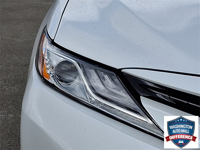 2018 Toyota Camry Hybrid XLE photo 9