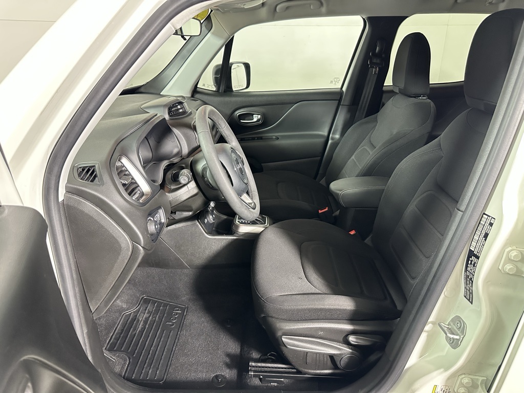 2022 Jeep Renegade Latitude photo 10