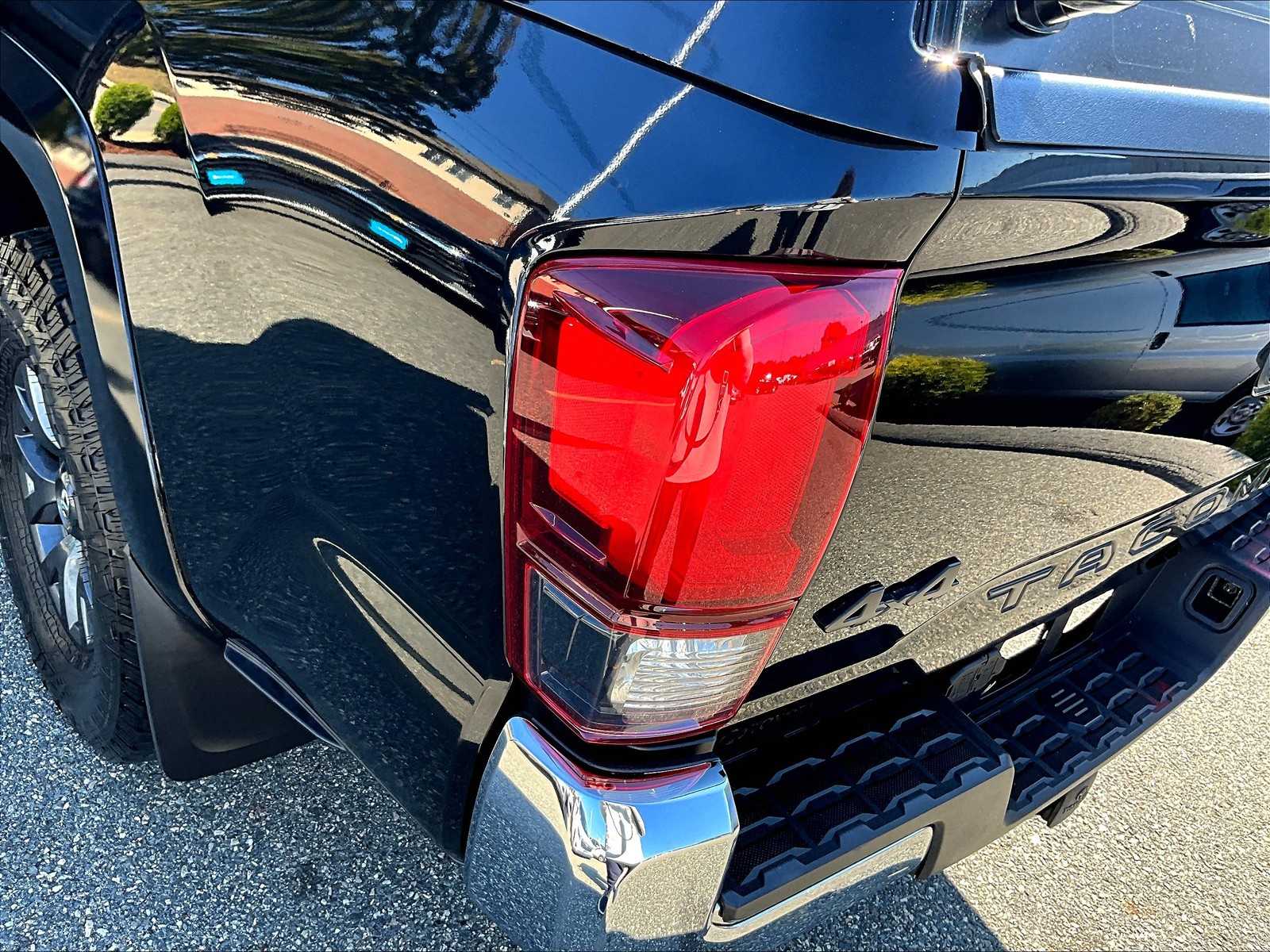 2021 Toyota Tacoma SR5 photo 32