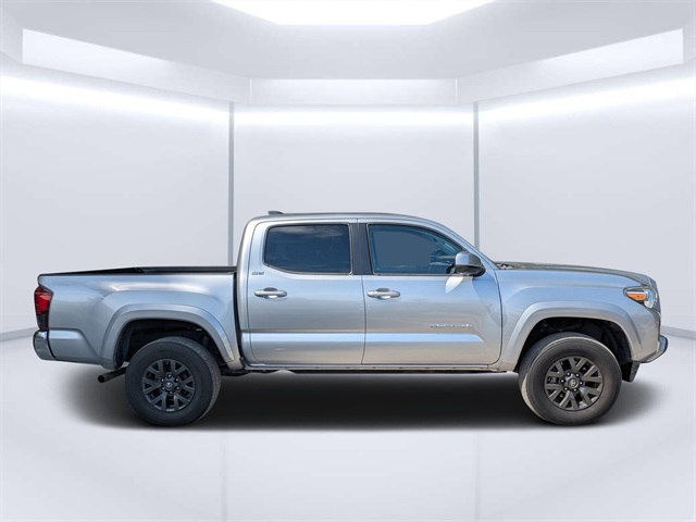 2021 Toyota Tacoma TRD Sport photo 2