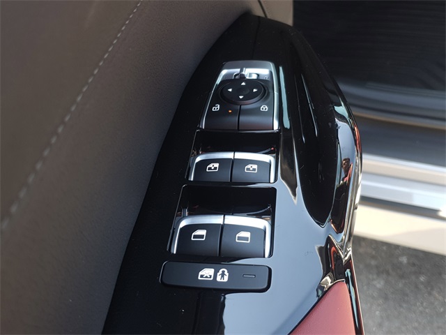 2025 Kia K5 GT-Line photo 18