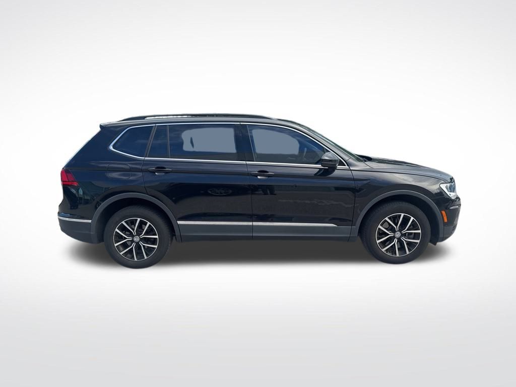 2021 Volkswagen Tiguan R-Line Black SEL photo 4