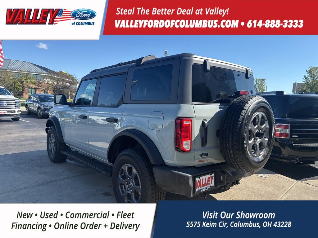 2022 Ford Bronco Base Big Bend Black Diamond Outer Banks photo 3